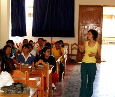 Alexia curso de profesores en Koribeni Entrevista Revista N4 Misioneros Dominicos Selvas Amazónicas