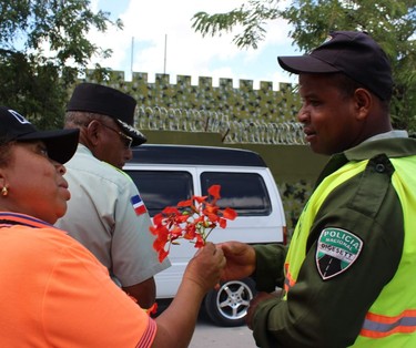 Artículo DDHH Flores a policía