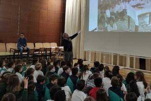 El misionero dominico Pedro Rey en el Colegio Cardenal Xavierre en Zaragoza sensibilización Selvas Amazónicas