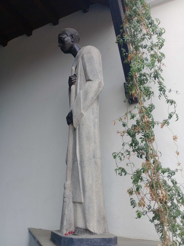 escultura San Martín de porres