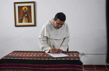 Firma del nuevo vicario Leoncio