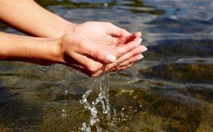 Icono Manos Agua Noticia Faragó