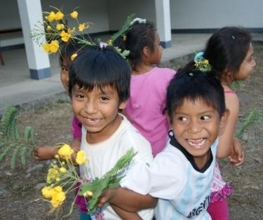 la unión hace la fuerza Perú Revista Selvas Amazónicas n4 El derroche de la creación Misioneros Dominicos