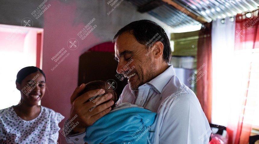 Miguel Ángel con su ahijado el hijo de Gabriela