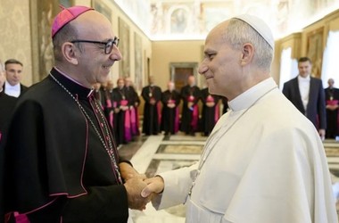 Mons David Martínez de Aguirre con el Papa León XIV 1