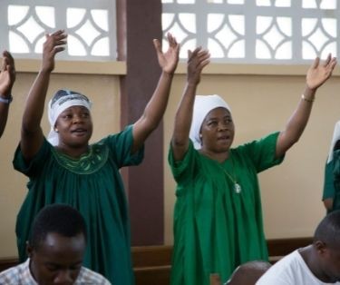 Mujeres Coro Malabo Eucaristía