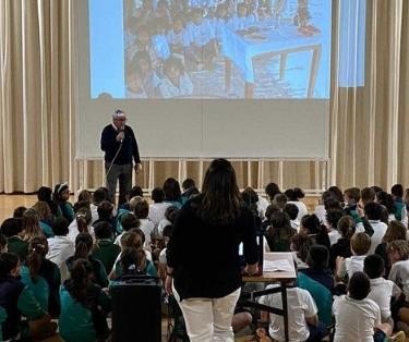 Sensibilización en el Colegio Cardenal Xavierre en Zaragoza  Pedro Rey y Belén Sánchez Selvas Amazónicas