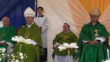 Visita Bañado Tacumbú Cardenal Adalberto Martínez Pedro Velasco 1