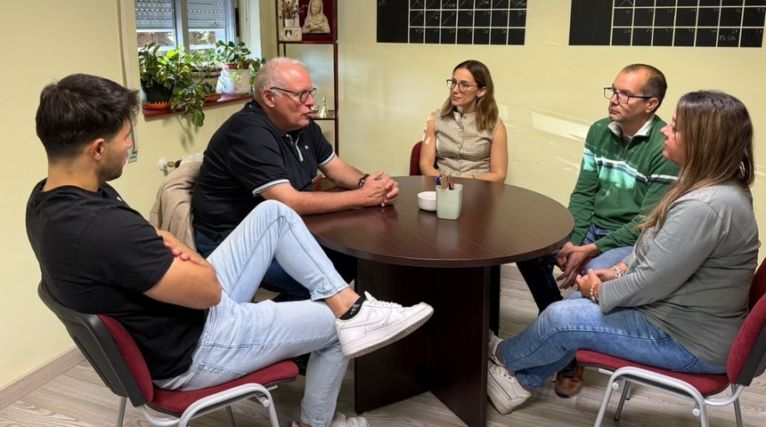 visita-fr-manuel-jesus-oficina-y-equipo-mdsa-oct-2026-2-noticia_imagen