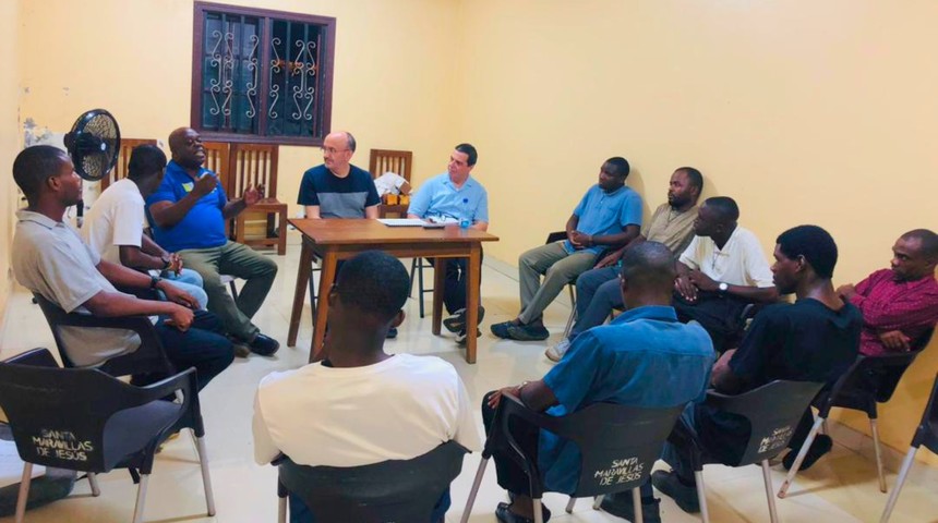 visita-malabo-provincial-carballo-aspirantes-noticia_imagen
