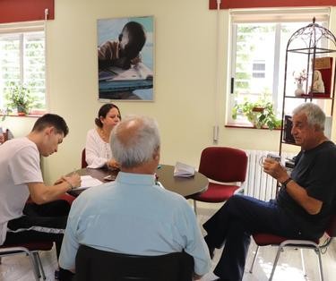 Visita Roberto Ábalos oficina Misioneros Dominicos Selvas Amazónicas con el equipo